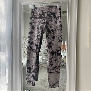 25” Tie Dye Wunder Under Leggings